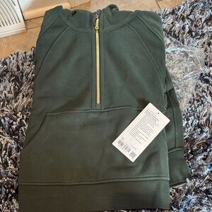 Lulu lemon greeen/gold scuba Green Bottoms